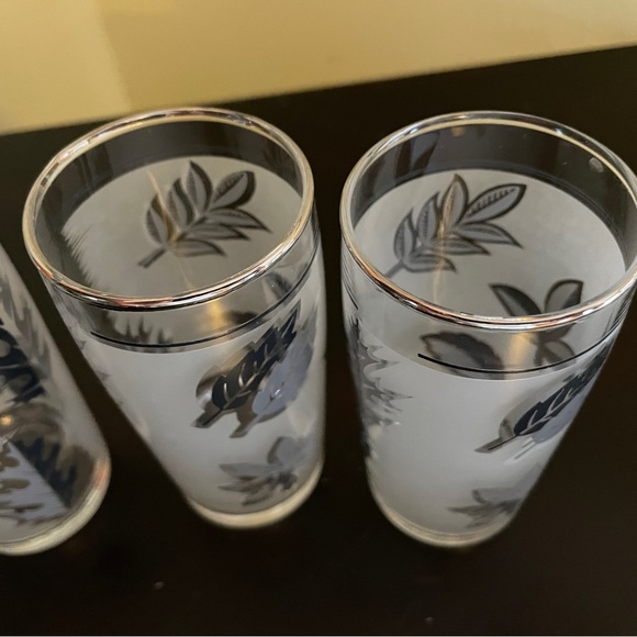 Lot of 4 Vintage Libbey Silver Frosted Leaves 4 oz Juice Cordial Glasses MINT! - Picture 4 of 6